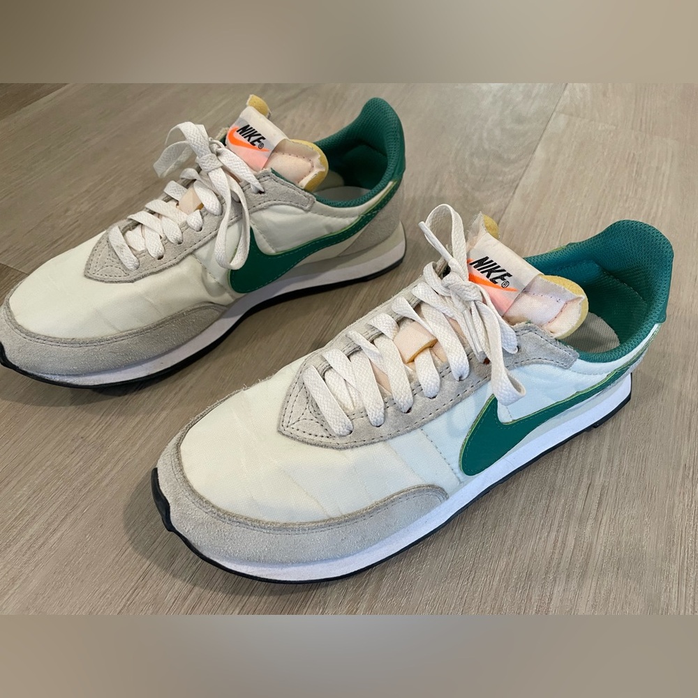 Nike sneakers - Picture 2 of 5